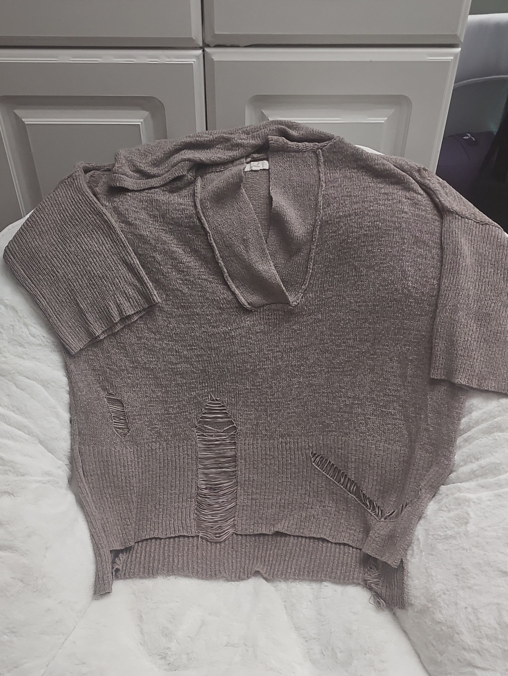 ⚜️easel Distressed V-Neck Sweater in Taupe